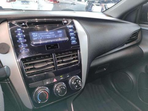 TOYOTA YARIS HA XL13LIVE