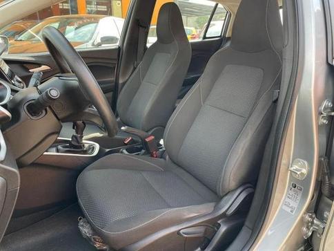 CHEVROLET ONIX PLUS 10MT LT2