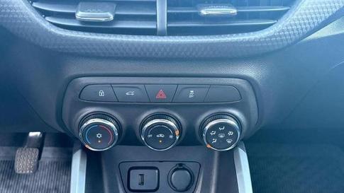 CHEVROLET ONIX PLUS 10MT LT2