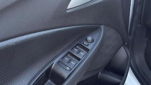 CHEVROLET ONIX PLUS 10MT LT2
