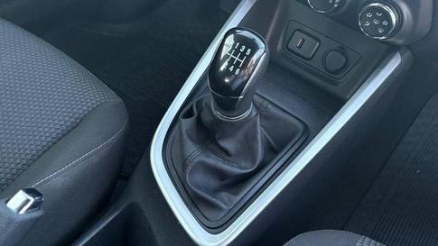 CHEVROLET ONIX PLUS 10MT LT2
