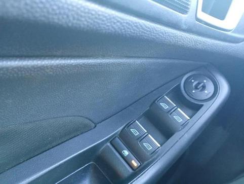 FORD FIESTA 16SEL AT