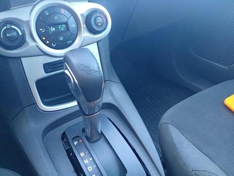 FORD FIESTA 16SEL AT