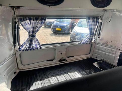 VOLKSWAGEN KOMBI