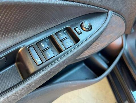 CHEVROLET ONIX PLUS 10MT LT2