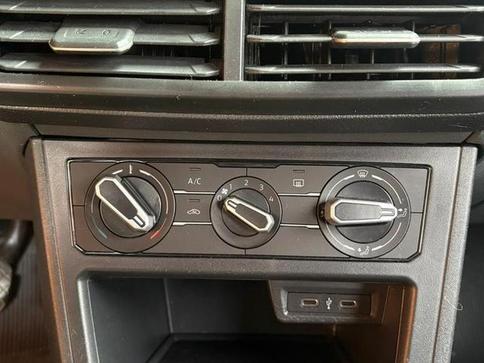 VOLKSWAGEN POLO MB