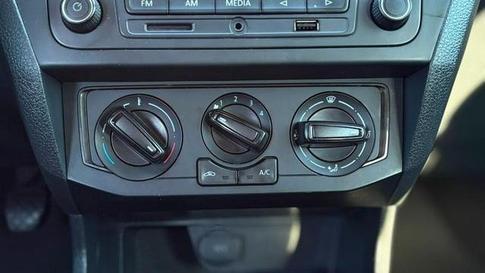 VOLKSWAGEN VOYAGE MPI