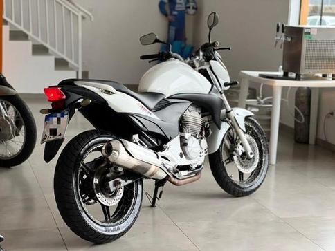 HONDA CB 300R