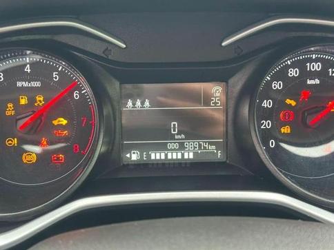 CHEVROLET ONIX PLUS 10MT LT2