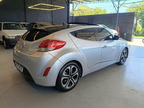 HYUNDAI VELOSTER