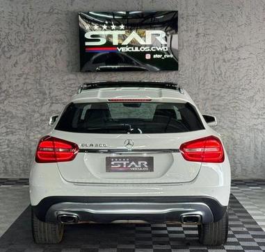 MERCEDES-BENZ GLA 200