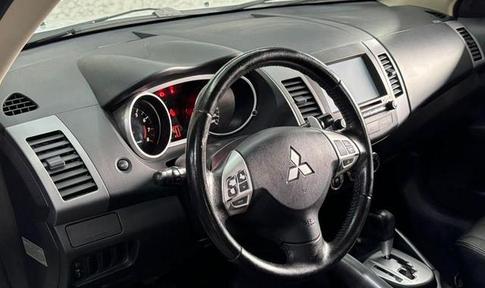 MITSUBISHI OUTLANDER 2.0