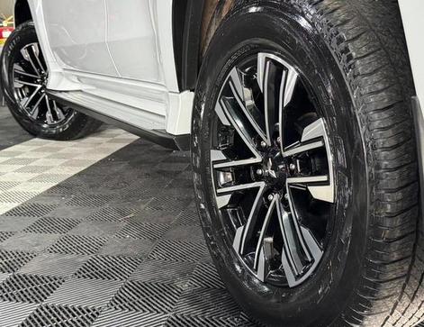 MITSUBISHI PAJERO SPORT HPE