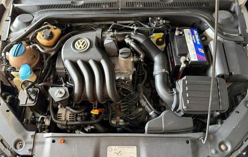 VOLKSWAGEN JETTA 2.0 4P 8V (FLEX) (MEC)