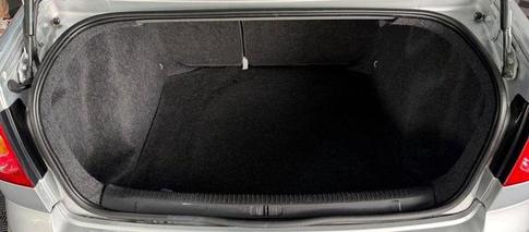 VOLKSWAGEN POLO SEDAN 1.6 8V COMFORTLINE 4P