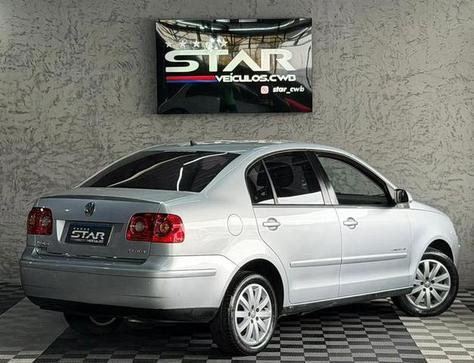 VOLKSWAGEN POLO SEDAN 1.6 8V COMFORTLINE 4P