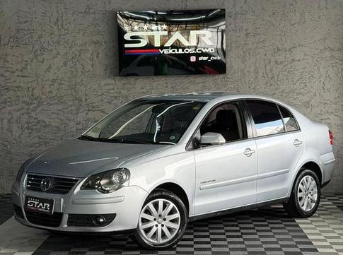 VOLKSWAGEN POLO SEDAN 1.6 8V COMFORTLINE 4P
