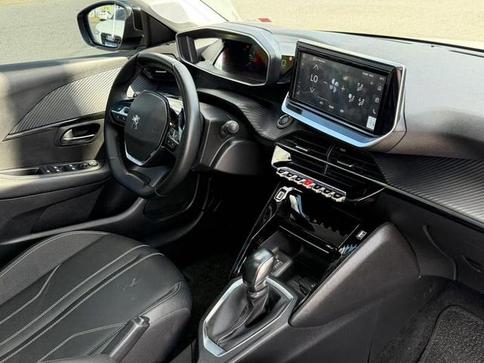 PEUGEOT 208 GRIFFE
