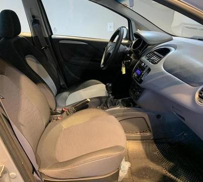 FIAT PUNTO 1.6 ESSENCE 16V FLEX 4P MANUAL