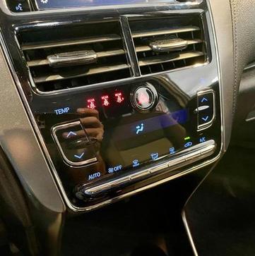 TOYOTA YARIS HA XL15