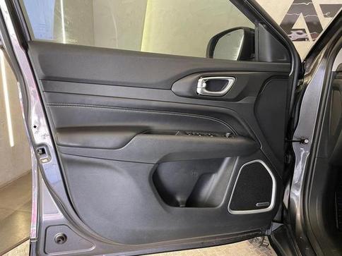 JEEP COMMANDER LONGITUDE T270 1.3 TB FLEX AUT.