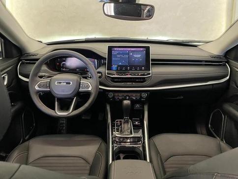 JEEP COMMANDER LONGITUDE T270 1.3 TB FLEX AUT.