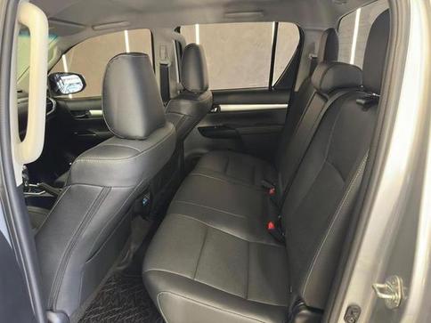 TOYOTA HILUX CD SRX PLUS 4x4 2.8 TDI DIE. AUT.