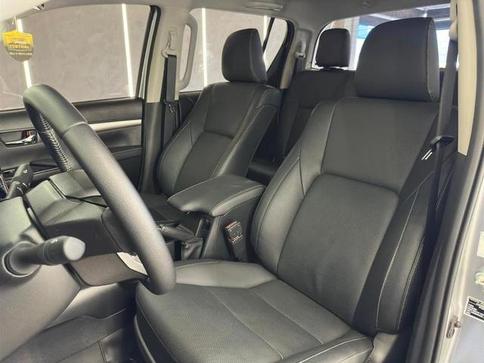 TOYOTA HILUX CD SRX PLUS 4x4 2.8 TDI DIE. AUT.