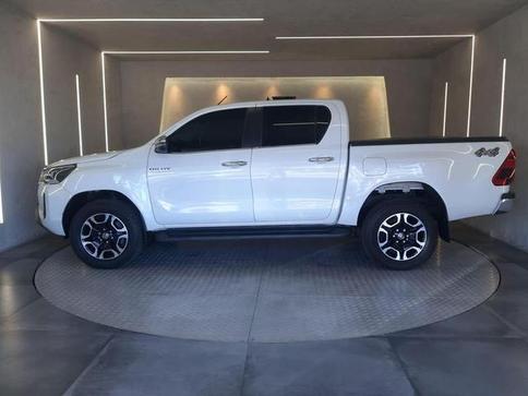TOYOTA HILUX CD SRX 4X4 2.8 TDI 16V DIESEL AUT