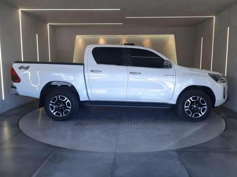 TOYOTA HILUX CD SRX 4X4 2.8 TDI 16V DIESEL AUT