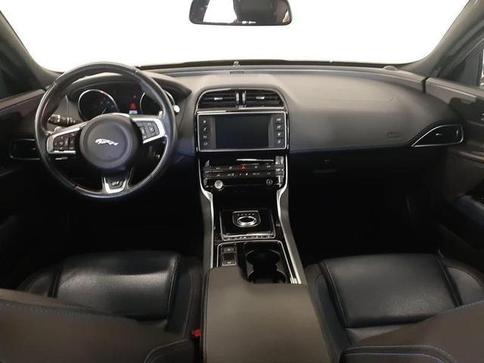 JAGUAR JAG XE P250 R-SPORT
