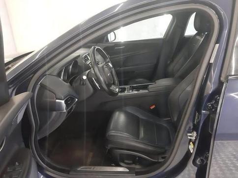 JAGUAR JAG XE P250 R-SPORT