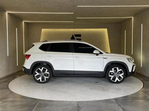 VOLKSWAGEN TAOS HIGHLINE 250 TSI