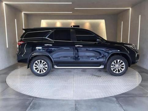TOYOTA HILUX SW4 SRX 4X4 2.8 TDI 16V DIES. AUT.