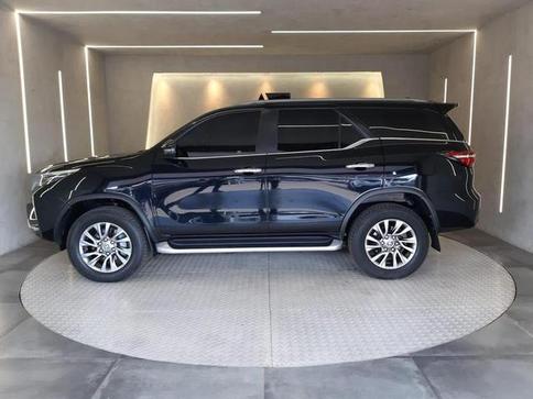 TOYOTA HILUX SW4 SRX 4X4 2.8 TDI 16V DIES. AUT.