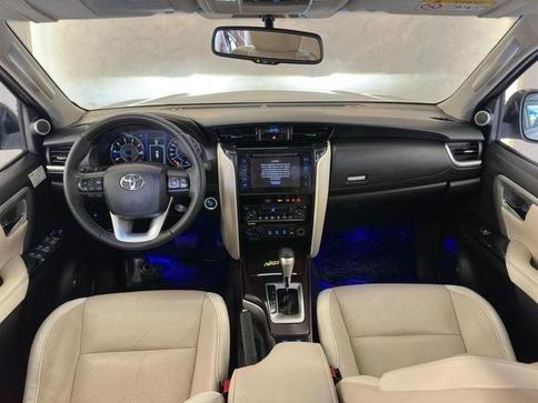 TOYOTA HILUX SW4 SRX 4X4 2.8 TB 4P DIESEL
