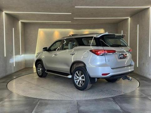 TOYOTA HILUX SW4 SRX 4X4 2.8 TB 4P DIESEL