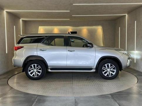 TOYOTA HILUX SW4 SRX 4X4 2.8 TB 4P DIESEL
