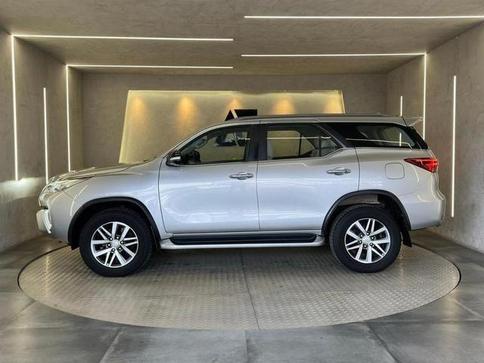 TOYOTA HILUX SW4 SRX 4X4 2.8 TB 4P DIESEL