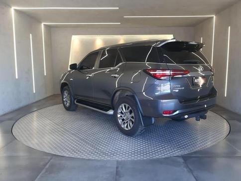 TOYOTA HILUX SW4 SRX 4X4 2.8 TDI 16V DIES. AUT.