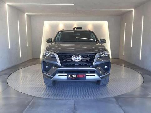 TOYOTA HILUX SW4 SRX 4X4 2.8 TDI 16V DIES. AUT.