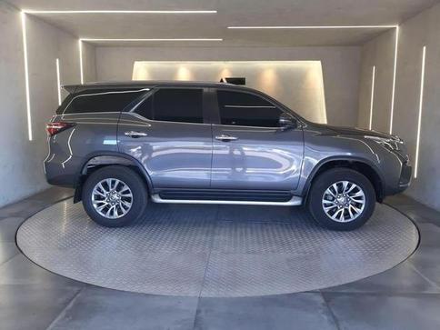 TOYOTA HILUX SW4 SRX 4X4 2.8 TDI 16V DIES. AUT.