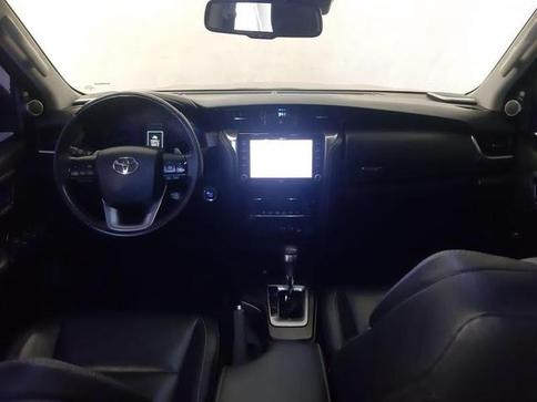 TOYOTA HILUX SW4 SRX 4X4 2.8 TDI 16V DIES. AUT.