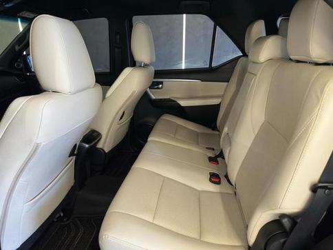 TOYOTA HILUX SW4 SRX DIAMO. 4X4 2.8 TB DIE AUT.
