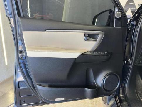 TOYOTA HILUX SW4 SRX DIAMO. 4X4 2.8 TB DIE AUT.