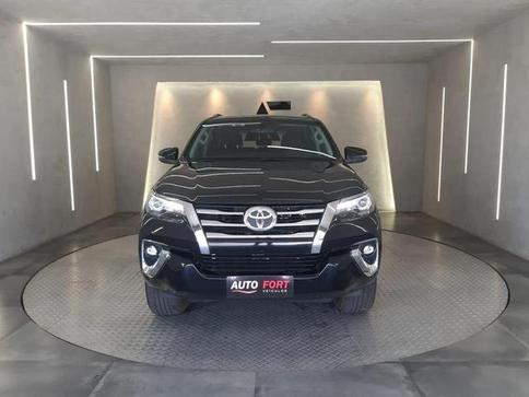 TOYOTA HILUX SW4 SRX 4X4 2.8 TDI 16V DIES. AUT.