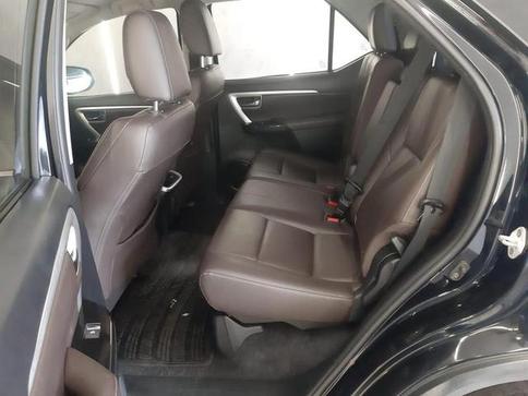 TOYOTA HILUX SW4 SRX 4X4 2.8 TDI 16V DIES. AUT.