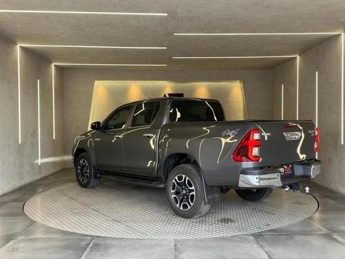 TOYOTA HILUX CD SRX 4X4 2.8 TDI 16V DIESEL AUT