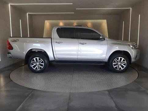 TOYOTA HILUX CD SRX 4X4 2.8 TDI 16V DIESEL AUT