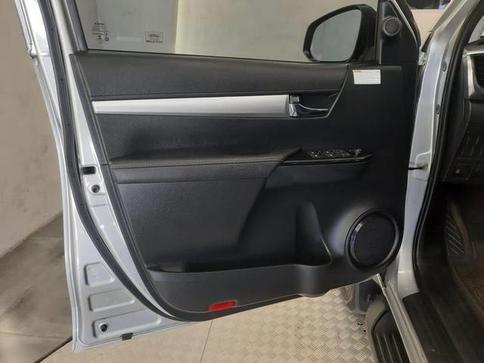 TOYOTA HILUX CD SRX 4X4 2.8 TDI 16V DIESEL AUT